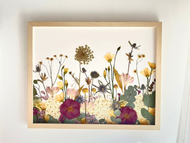cuadro ramo de novia con flores prensadas para conservar el ramo de boda